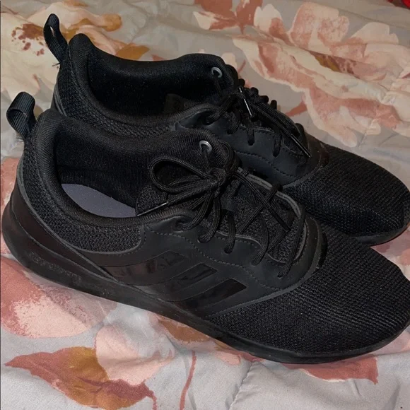 Adidas sneakers size 11
Worn once s-l400.jpg main image 2